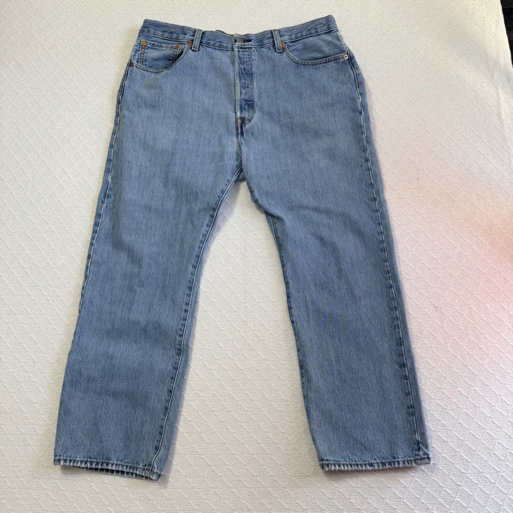 Levis 501 Original Fit Mens Light Wash Blue Straight Leg Button Fly Jeans 38x29